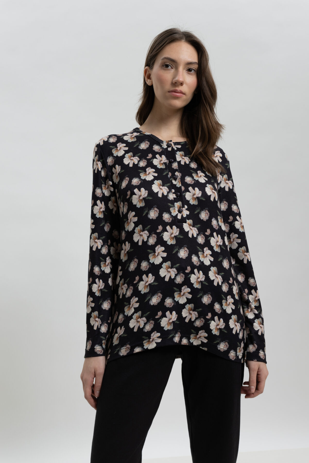 ΓΥΝΑΙΚΕΙΑ ΠΥΤΖΑΜΑ ΣΕΤ ΜΕ FLORAL ΜΠΛΟΥΖΑ - Image 1