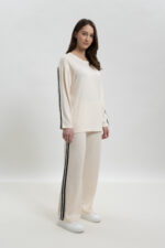 ΓΥΝΑΙΚΕΙΟ ΣΕΤ ΦΟΡΜΑΣ RIB ΠΛΕΚΤΟ ΜΕ V ΛΑΙΜΟΚΟΨΗ ΚΑΙ ΠΑΝΤΕΛΟΝΑ - Image 2