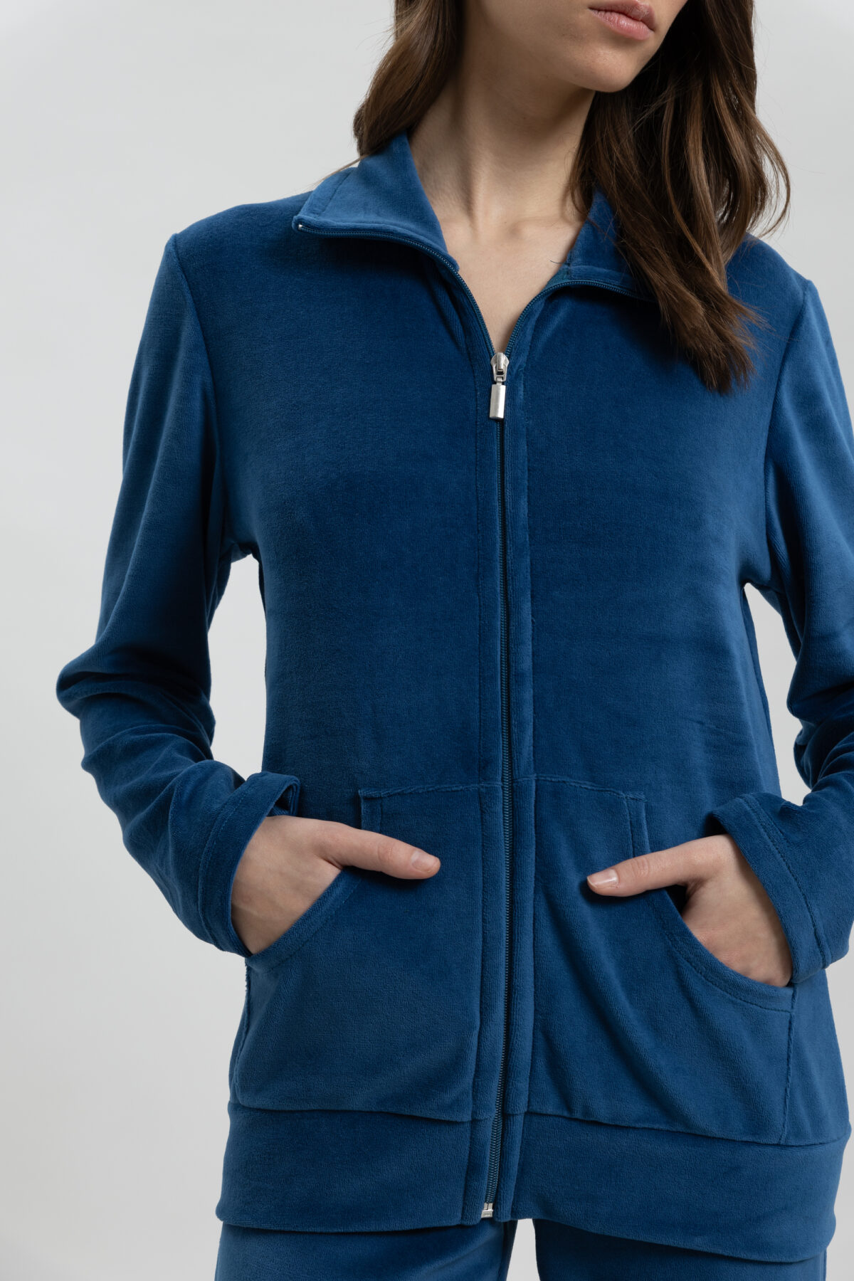 ΓΥΝΑΙΚΕΙΟ ΣΕΤ ΒΕΛΟΥΤΕ ΦΟΡΜΑΣ ΜΕ ΖΑΚΕΤΑ ΚΑΙ ΠΑΝΤΕΛΟΝΙ - Image 2